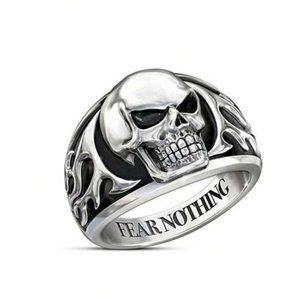 Gothic skull ring